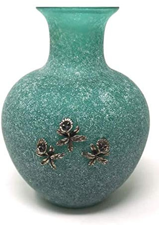 Vaso portafiori con decorazione in argento brunito. Vetro sabbiato verde acqua.