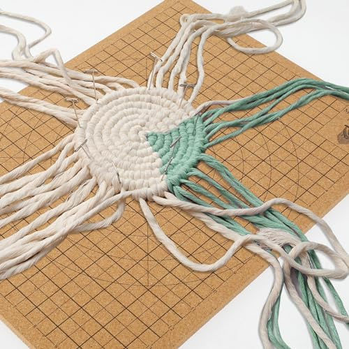 Macrame Board mit Stiften, 30 X 30cm Doppelseitiges Makramee Projektbrett Wiederverwendbares mit T Stiften Rastern Makramee Board Set für Flechten von Armbändern Knotenschnur Baumwollseil (11*15)