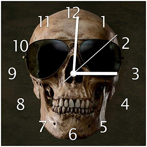 Wallario Design-Wanduhr Totenschädel mit Cooler Sonnenbrille aus Glas, Motiv-Uhr Größe 30 x 30 cm, weiße Zeiger
