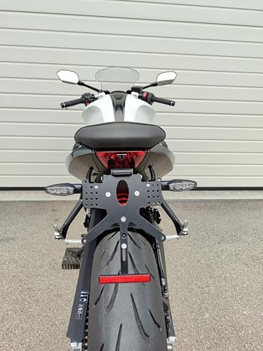 kurzer Kennzeichenhalter für Triumph Daytona 660 ab 2024 Kennzeichenträger REVO Slim Tail Tidy Heckumbau kurzes Heck für original und zubehör Blinker Racer GroFaTec für Triumph daytona660