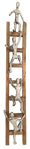 ROCKING GIFTS Figura Decorativa Personas de Aluminio en Escalera de Madera de Mango Marrón, Adorno para Colgar en Pared, Decoración para Salón, Entrada y Recibidor, 66 cm