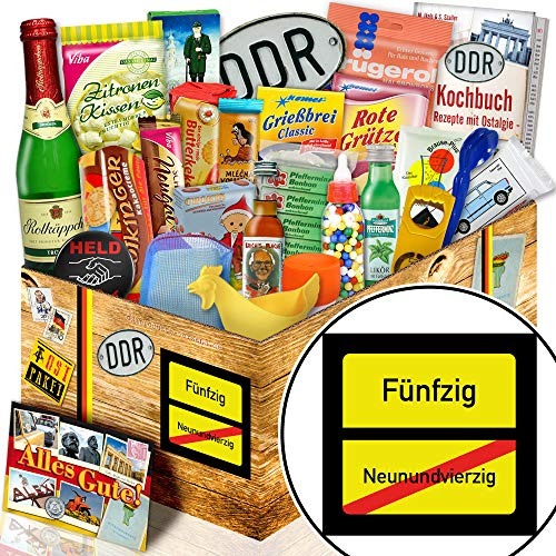 Ostalgie Geschenkset 50. Geburtstag - DDR Box mit 24 Ostprodukten & | Präsentkorb mit Rotkäppchen Sekt, Süßigkeiten und Retro-Klassikern - Ideale Geschenkidee für Frauen und Männer zum
