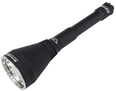Armytek Barracuda Pro v2 Taschenlampe warmweiß 1390 LED Lumen bis zu 771 Meter 10 JAHRE Garantie taktischer Suchscheinwerfer LED Lampe Wasserdicht nach IP68 für härteste Einsätze