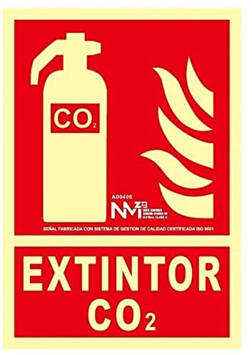 Señal extintor | Señal homologado extintor Co2 | Señal Luminiscente Extintor Co2 | PVC Clase B | Certificado NE 23033/1:2019 | 0,7 mm Grosor | 21 x 30 cm | Color Rojo | Luminiscente