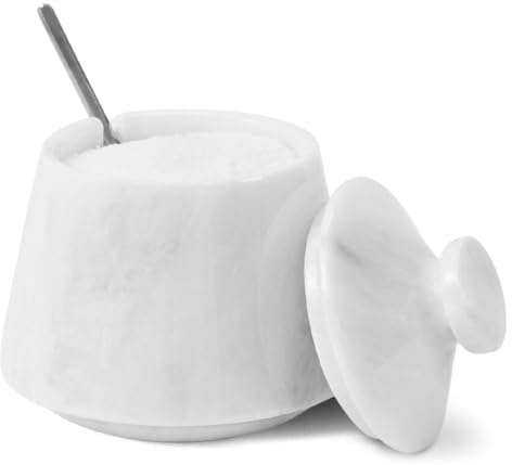 EARTHEN CRAFTS Marmortumlare saltkällare med lock & sked vit 10 cm handgjord saltdispenser – salt- och kryddskål för köksförvaringstillbehör – modern saltbehållare