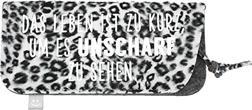 Depesche 11838-017 - Brillenetui aus Filz, mit Leo-Muster in Weiß-Schwarz und der Aufschrift ,,Das Leben ist zu kurz, um es unscharf zu sehen.´´