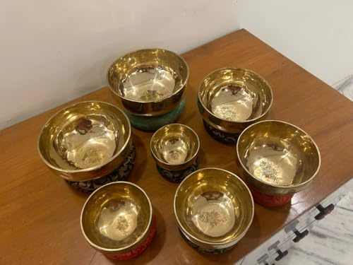 Amilav Collections 4-8 Zoll Klangschalen-Set, Chakra-Heilung Klangschalen-Set für Meditation, 7 Chakra Tibetische Klangschalen, Lotus Om Carving Mediation Klangschalen-Set