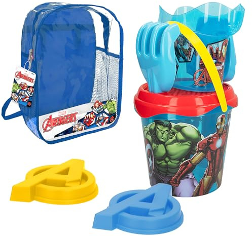ColorBaby 77380 - Marvel Avengers Set de Playa Infantil, Conjunto de Cubo de Playa con Pala, rastrillo, regadera y Accesorios, Mochila de Playa Marvel para niños, Set Juguete Infantil Los Vengadores
