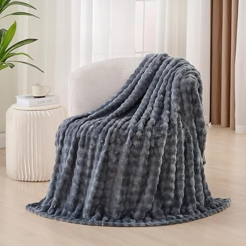 KOIUEYW Dunkelgrau Sofadecke Kuschelig, Dicke Weiche Kuscheldecke Blanket Wohndecken, Comfort Einfarbig Streifen Design Kuschelige Decke Sofa Flauschige Decke für Sofa, 150 x 200 cm