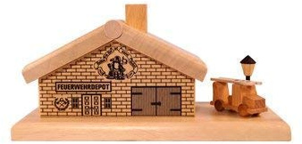 Rudolphs Schatzkiste Räucherhaus Feuerwehrhaus HxBxT 7x17x7,5cm NEU Räuchermann Rauchmann Räucherfigur Räucherkerze Figur Holz Seiffen Erzgebirge Holz Rauchfigur Dekoration Weihnachten