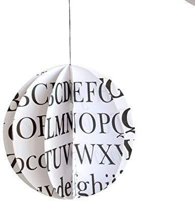renna deluxe Weihnachtskugel schwarz-weiß, aus Vintage Buchseiten, upcycling, Faltbare Papierkugel im Hygge Scandi Stil | Handmade in Deutschland