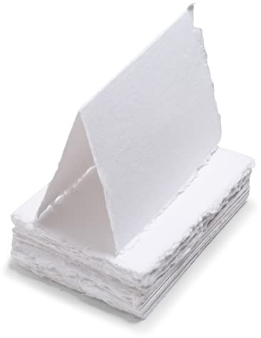 Wanderings Tarjetas Plegables Hechas a Mano Borde Desgarrado – Plegadas a 2x3,5 / 5x9 cm – 150 GSM - Pack 25 – Algodón Texturizado – Nombres en Blanco, Mesas, Etiquetas de Regalo, Notas de Amor