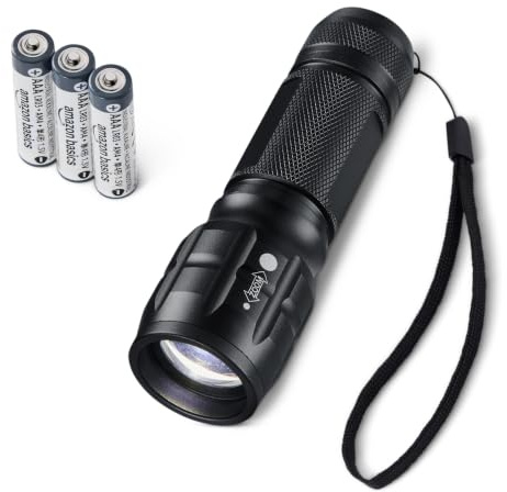 Amazon Basics Lampe Torche Tactique LED avec 3 Modes d'Éclairage - Torche 140 Lumens avec Zoom - Lampe en Aluminium Résistante à l'Eau avec Dragonne - Piles Incluses - Noir