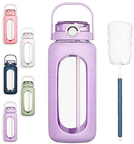 BLUEGO 2000ml Trinkflasche Glas mit Strohhalm und Zeitmarkierung Halbe Gallone Große motivierende Wasserflasche mit Silikonhülle 2 Liter großer Glaswasserkrug für Sport Training, Violett