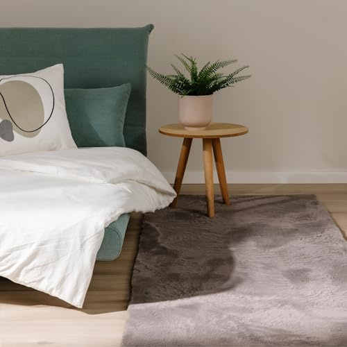 benuta Basic Kunstfaser Fellteppich Furry - Grau 80x250 cm - Weicher Wohnzimmerteppich - Anti-Rutsch-Rückseite - Waschbar - Für Fußbodenheizung geeignet
