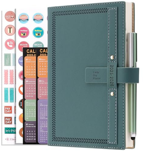 Terminkalender 2025-2026 A5 Seite pro Tag Halbjahresplaner, Tages-Monatsplaner mit Kalender, Stift und Stifthalter, Monatsregister, Innentasche (Grün)