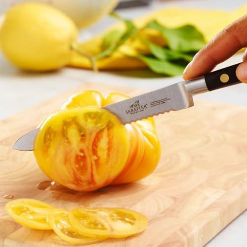 Sabatier LION Couteau Universel OPTIMAL 100 pour cent Forgé - Fabriqué en France - 12 cm - Lame Dentelée Inox et Rivets en Laiton opitmale pour Trancher avec Précision les Tomates