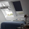 Orignal VELUX Verdunkelungsrollo DKL M08 1100S / Bedienart : Manuell / Farbe : Uni Dunkelblau / Fenstergröße : M08 / Fenstertypen : GGU, GPU, GHU, GTU, GXU, GGL, GPL, GHL, GTL, GXL, GIL, GDL, VFE, VFA, VFB, GEL, VEA, VEB, VEC, GIV