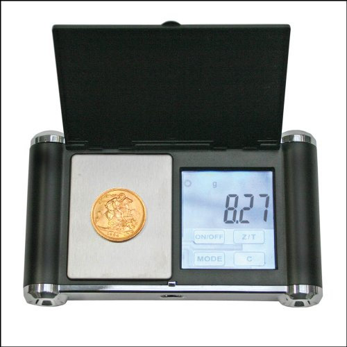 SAFE 9873 Präzisions Design Digital Waage 1/100 g - Kapazität bis 100g mit LCD Touchscreen - umstellbar Gramm & OZ - mit Schutzklappe Abmessungen 118 x 70x 20 mm incl. Batterien und Etui - Taschenwaage - Münzwaage -