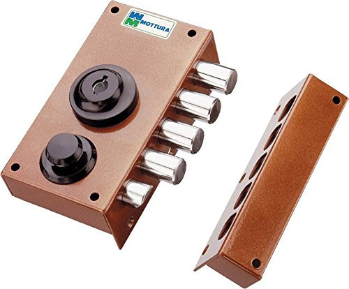 Cerradura lateral art. 416 con medio vuelto. Bomba-cilindro Ø 30 mm con longitud externa 50 mm. Apertura interior con llave, bomba única. Acabado: lacado en bronce.