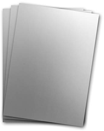 Metallic Papier DIN A4 21,0 x 29,7 cm - Silber Metallic - 50 Stück - glänzendes Bastelpapier 90 g/m² - Rückseite Weiß - Für Einladungen, Hochzeiten
