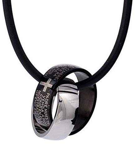 DonDon Kautschuk Halskette mit Zwei Edelstahl Ringen mit Kreuzgravur in einem schwarzen Samtbeutel