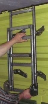 Aufstiegsleiter Klappbar mit 6 Sprossen für Kipper, Sprossenabstand 270mm, Sprossenbreite 300mm, Unlackiert Schwarz
