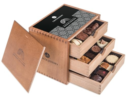 CHOCOLISSIMO Scatola di cioccolato - Regalo di praline - 30 praline raffinate in una scatola di legno - Regalo per uomo, mamma, papà, compleanno di una donna - Scatola regalo gourmet - ChocoGrande