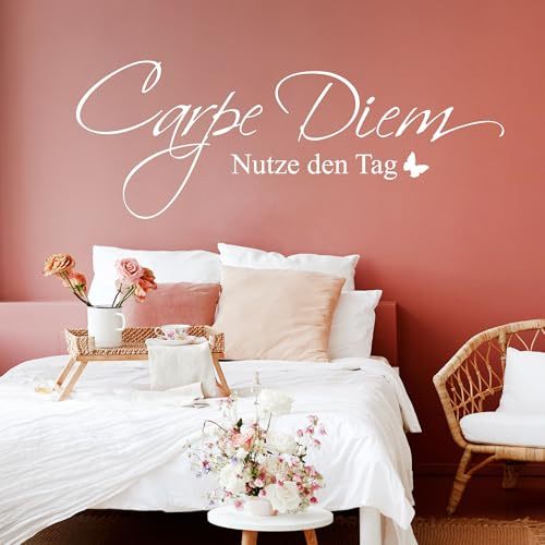 Wandtattoo Loft Carpe Diem Wandtattoo Sprüche – 30 Farben & 3 Größen – selbstklebender Schriftzug mit Schmetterling, Wandtattoo Schlafzimmer, stilvolle Wanddekoration für Wohnzimmer & Schlafzimmer
