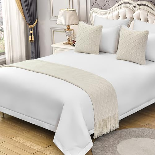 QRGMKL Solid color Knitted Bed Runner Bedspread Diamond Pattern Bed Scarf Luxury Blanket Bedding Decor Premium Sofa Towels for Bedroom and Hotel-Beige||2 Pillowcases(45X45cm)