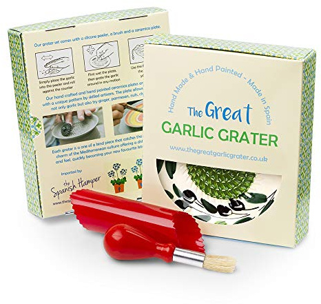 Garlic Grater Plate Set. (#Ref 12). Handmade and Hand painted in Cordoba, Spain. White with green rim and circle. Olive pattern.