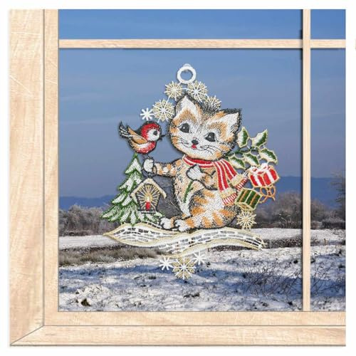 atelier alles-Spitze Kleines Winter-Fensterbild Kätzchen mit Laterne | Eine wiederverwendbare gestickte Fensterdekoration aus vogtländischer Luft-Spitze | BxH 16 x 19 cm