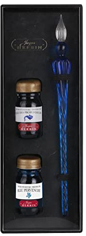 Jacques Herbin 29313T - Coffret avec 2 encres10 ml, Bleu des profondeurs, et Bleu pervenche et une plume de verre outremer Fabriqué en France