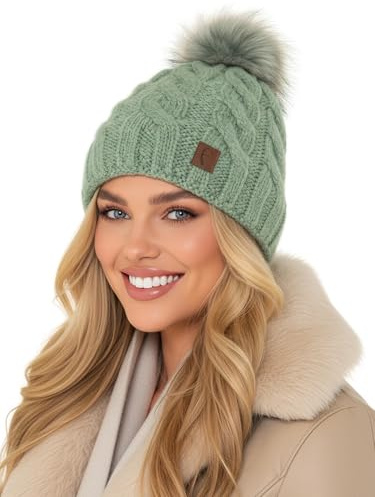 Baesics Bommelmütze Damen Herren - Zopfmuster Wintermütze Kunstfell Bommel | Mit flauschigem Pompon und weichem Fleecefutter, Größe ca. 54-58 cm, Strick aus der EU. Warm für Herbst, Winter und als