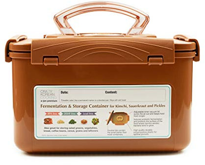 Crazy Korean Cooking Premium Kimchi, Sauerkraut Gär- und Aufbewahrungsbehälter mit innerem Vakuumdeckel, Sandbraun (5,2 l), 1 Packung