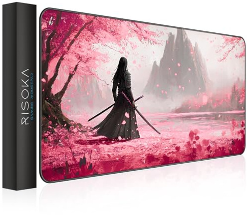 RISOKA® XXL Gaming Anime Mauspad 900x400 mm - Vernähte Kanten & wasserabweisend - Mousepad für Gamer & Büro - großes Maus Pad Schreibtischunterlage Mouse Mat Setup PC