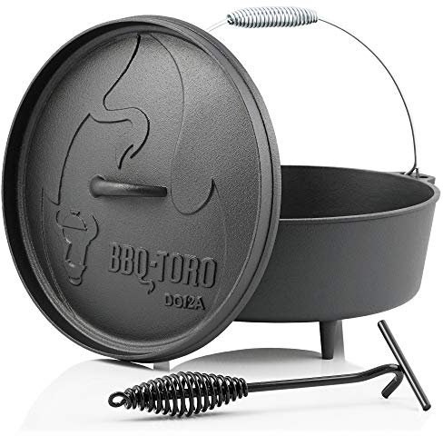 BBQ-TORO Horno Holandés Serie Alpha | 10,7 litros | Dutch Oven con Patas | Asador con Levantador de Tapa, Asador de Hierro Fundido, Olla de Barbacoa, Olla para Estofar | Olla de Hierro Fundido