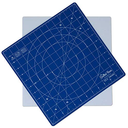 The Quilted Bear Rotierende Schneidematte/Bastelmatte 30.5 x 30.5cm, selbstheilend und 360° drehbar, innovatives Verriegelungsdesign, rutschfeste Unterseite, mit 30/45/60-Grad-Markierungen (Blau).