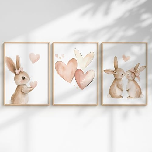 Generisch 3er Poster Set Kinderzimmer Mädchen – Babyzimmer Wandbilder mit Einhorn, Prinzessin, Tieren & Regenbogen – Liebevolle Deko fürs Mädchenzimmer (Hase & Herzen, DIN A3, Ungerahmt)