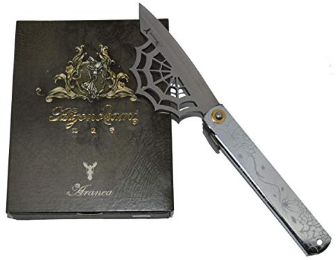 HIGO NO KAMI Couteau de Poche Pliant Artisanal Japonais Araneo Acier Bleu Haute Teneur en Carbone Design Toile d’Araignée Fait Main au Japon par Nagao Kanekoma HRC 62 (Manche Argent)