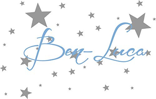 timalo® Wandtattoo Kinderzimmer mit Namen, 50 Selbstklebende Sterne - für Mädchen und Jungen, Aufkleber Wunschname, Namensaufkleber, Farbwahl 73065+70016 (lichtblau/grau, Breite (Name) 29 cm)