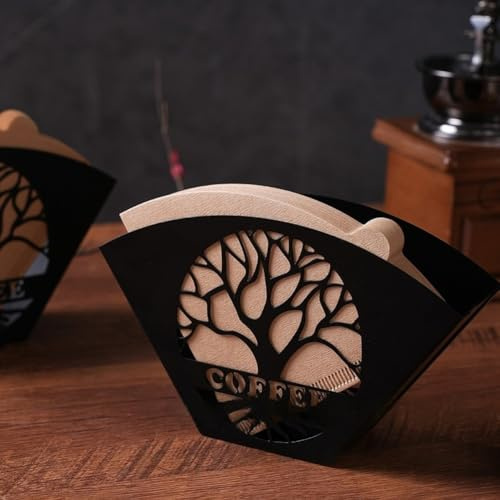 SiSinkal Stilvoller Kaffeefilterhalter mit Lebensbaum-Dekor, schwarzes Eisen, Küchenaufbewahrung für Papierhandtücher, Kaffeefilter und Kapseln, 18 x 11 x 6,5 cm (schwarz)