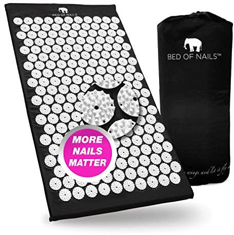 BED OF NAILS Original Acupressure Mat — Premium Acupuncture Mat with 8,820 Nails — Massage Mat for Wellness, Increased Energy, Back Pain Relief, Relaxation, 74 x 41 x 2 cm, Carry Bag, Jet Black