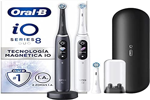 Oral-B iO 8 Duo Elektrische Zahnbürste für Erwachsene, Weiß und Schwarz, 6 Putzmodi mit Aufhellung, Weichheit und Zahnfleischpflege, 3 Ersatzbürsten, 1 Ladegerät, 1 Reiseetui