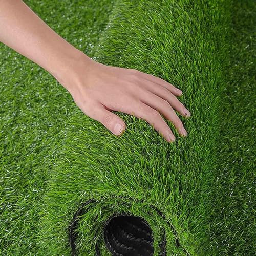 Kunstrasen für den Innen- und Außenbereich, 2 cm Florhöhe, Haustierfreundlich, Rasenteppich mit Gummi-Rückseite und Drainagelöchern, ideal für Hunde und Fußmatten