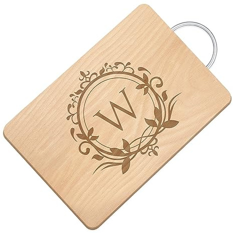 Maverton Küchenbrett mit Gravur, Schneidebrett mit Metallgriff | Personalisiertes Brotzeitbrett aus Buchenholz, Frühstücksbrett mit Wunschmotiv für Paare, Größe: 32x18 cm, Buchstabe