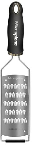 Microplane Rallador fino en juliana de acero inoxidable negro de la serie Gourmet para zanahorias, calabacines, patatas, manzanas, remolachas y rábanos.