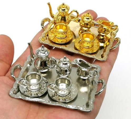 Juego de té en miniatura