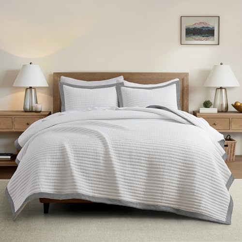 Bonlino White Quilt Set Oversized King Size - Farmhouse Soft Striped Stitch Bedding Bedspread Coverlet Summer Lightweight Quilt Bed Sets with 2 Pillow Shams for Home All Season with Grey Border