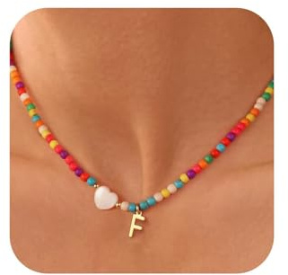 TINGN Bunte Perlenkette Damen mit Buchstaben A-Z Bunte Perlenkette Mädchen Boho Herz Kette Damen Schmuck Teenager Mädchen Geschenke für Frauen Personalisierte Geschenke